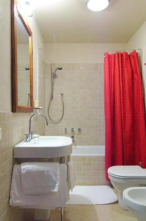 Bed and Breakfast Polidora Laveno-Mombello 0*,  Italia
